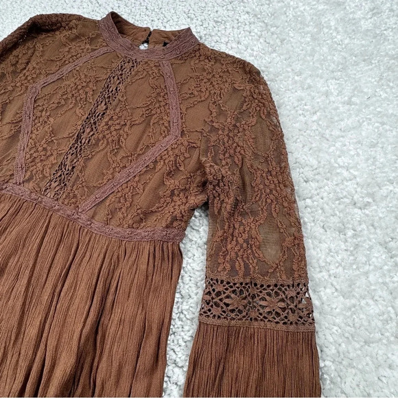 American Eagle Boho Shirt Top. Lace Bell Sleeves. Coquette Romantic. Small - Picture 8 of 10